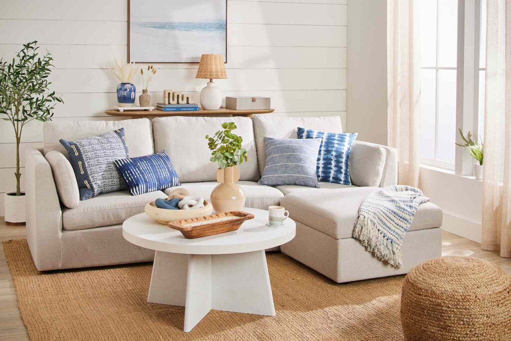 How to Choose the Perfect Recliner Sofa for Small or Large Spaces

